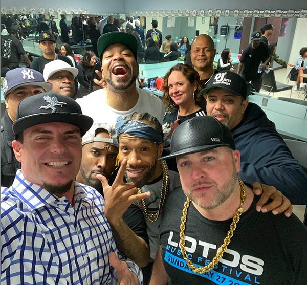 Vanilla Ice com amigos na festa em que celebrou seu divórcio (Foto: Instagram)