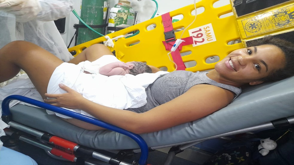 Jaci- SP: Jovem dá à luz dentro de ambulância em rodovia 