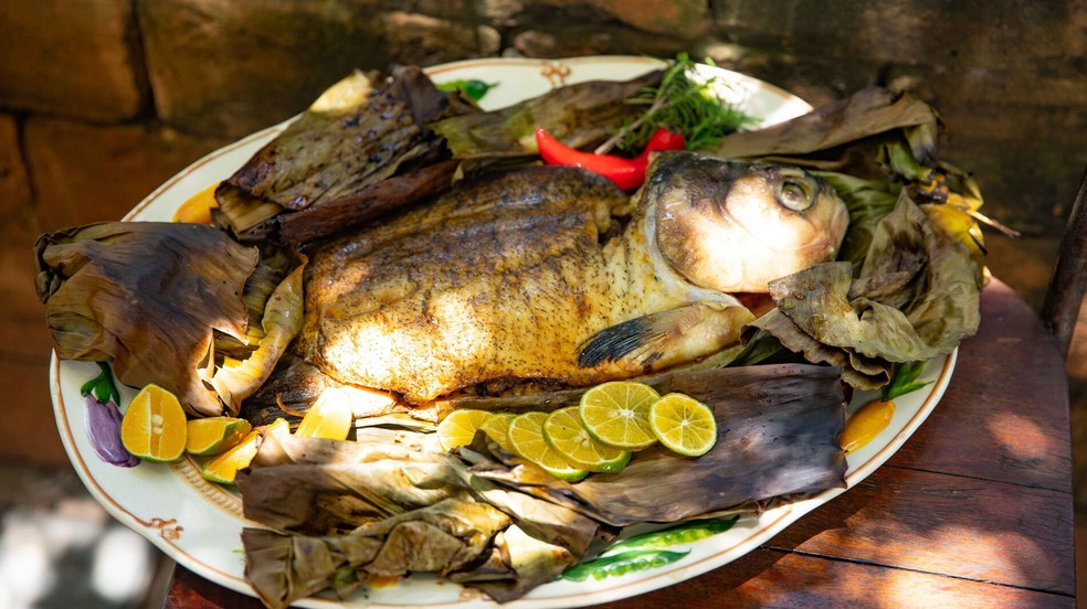 Pacu na folha da bananeira. — Foto: Reprodução/LunaGarcia