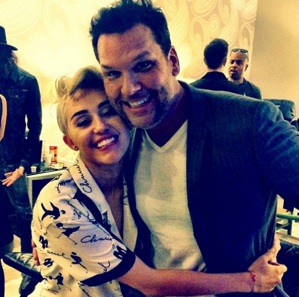 Miley Cyrus e Dane Cook em foto publicada no Instagram do ator no ano passado (Foto: Reprodução/Instagram)