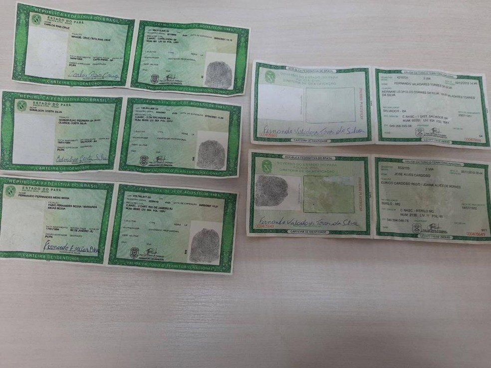 Nas casas do suspeito em Belém, foram encontrados documentos e diversas cédulas de identidades sem fotos. — Foto: Ascom/PC