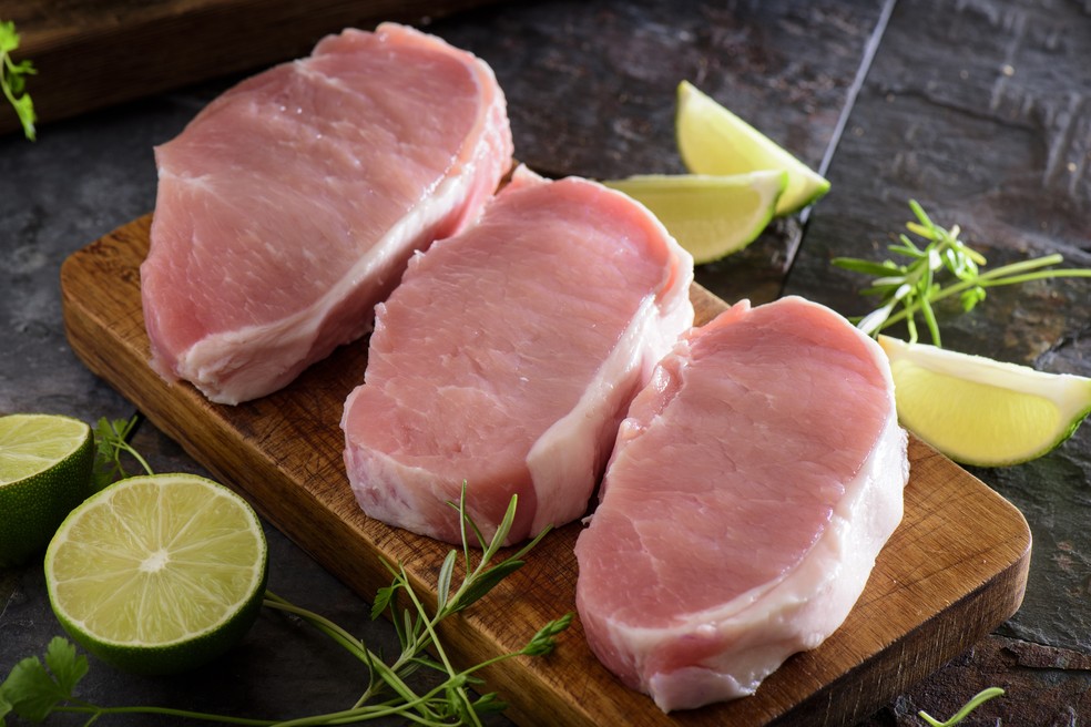 Lombo suíno tem menor teor de gordura do que a carne bovina (Foto: Istock)