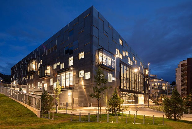 Edifício de Universidade norueguesa é quebra-cabeça oxidável (Foto: Divulgação)