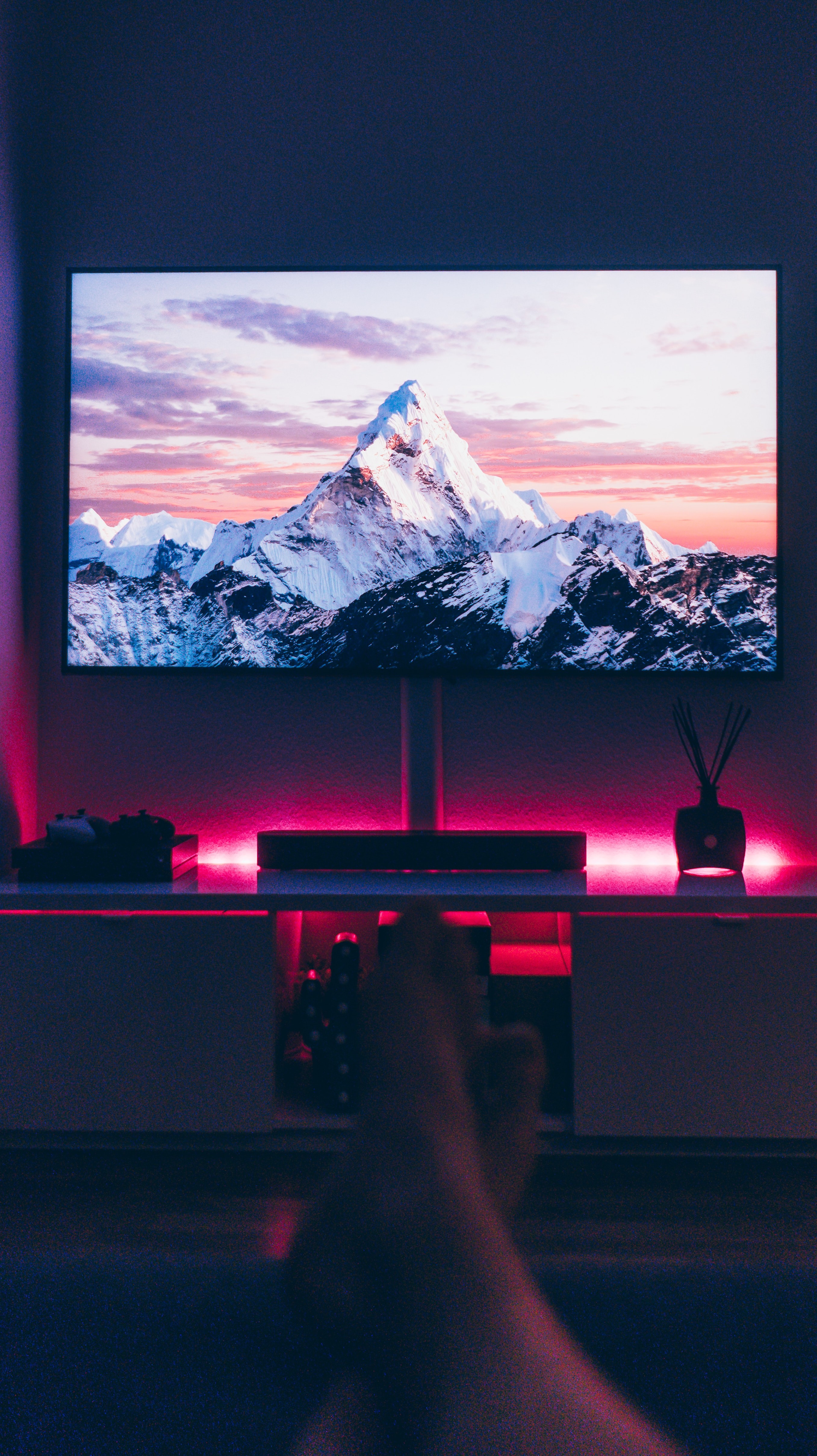 OLED E QLED: 5 smart TVs de alta qualidade para aproveitar já em 2025