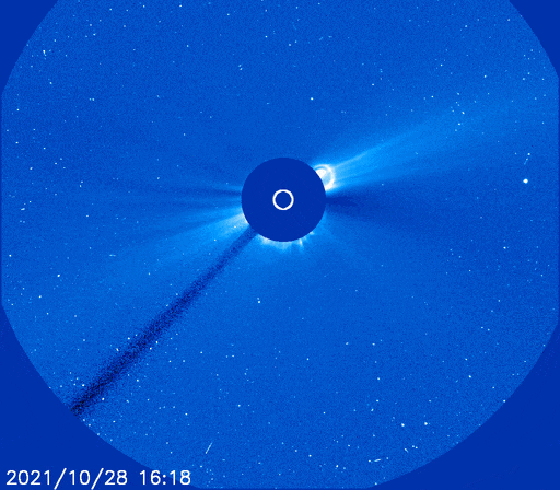 A sonda Solar and Heliospheric Observatory (SOHO), da ESA e Nasa, registrou a ejeção de massa coronal (CME) durante a erupção solar (Foto: SpaceWeather)