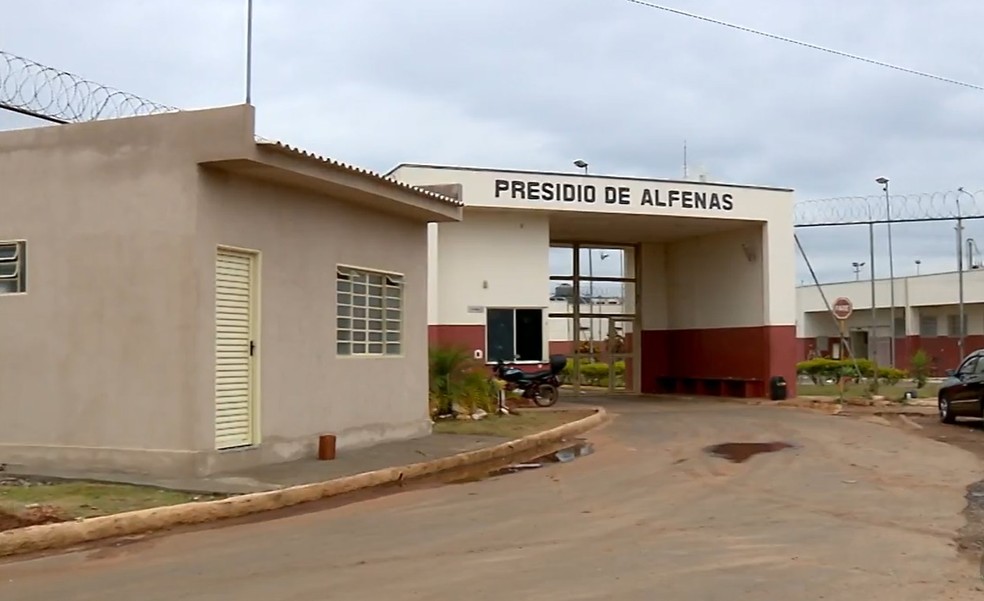 Estado confirma fuga de oito detentos do Presídio de Alfenas, MG — Foto: Reprodução/EPTV