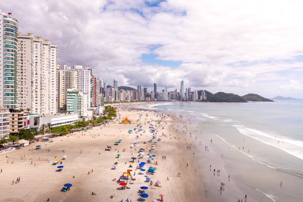 Praia Central de Balne&aacute;rio Cambori&uacute; &mdash; Foto: Prefeitura de Baln&aacute;rio Cambori&uacute;/Divulga&ccedil;&atilde;o