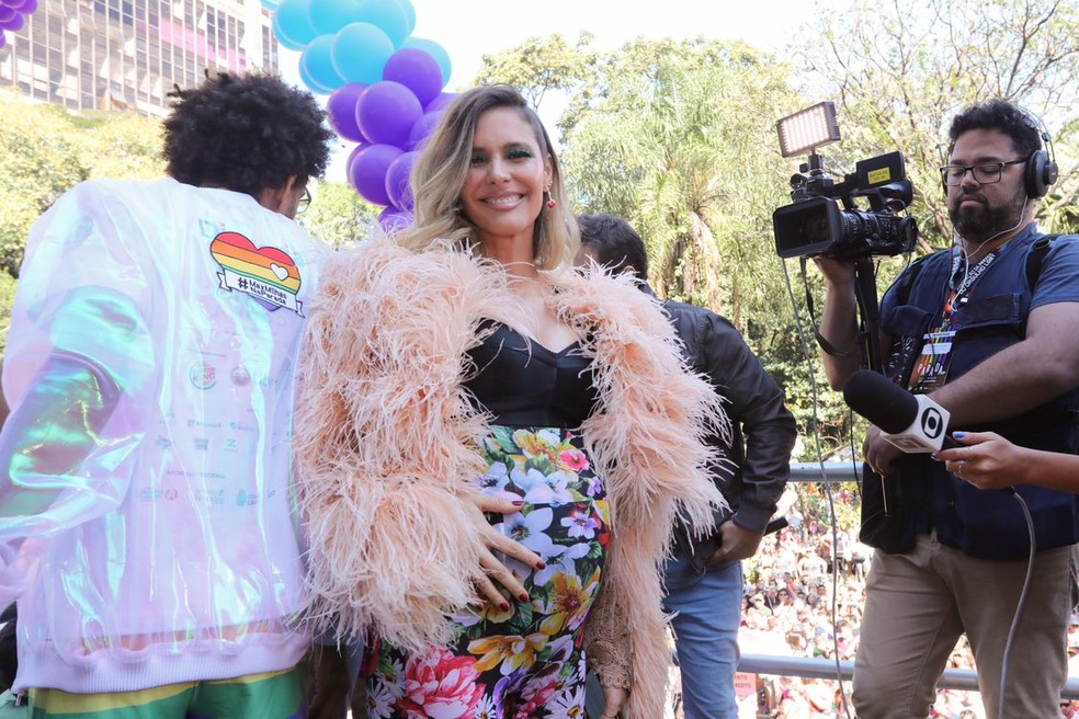 Fernanda Lima é madrinha da 23ª Parada LGBT de São Paulo.  — Foto: Celso Tavares/G1