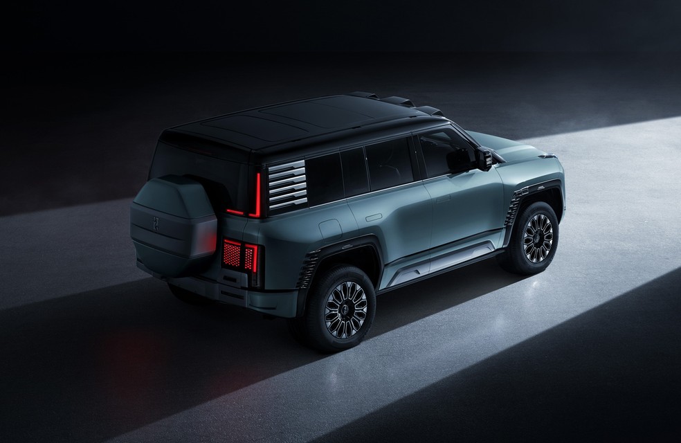 BYD Yangwang U8 tem linhas quadradas como o Land Rover Defender — Foto: Divulgação