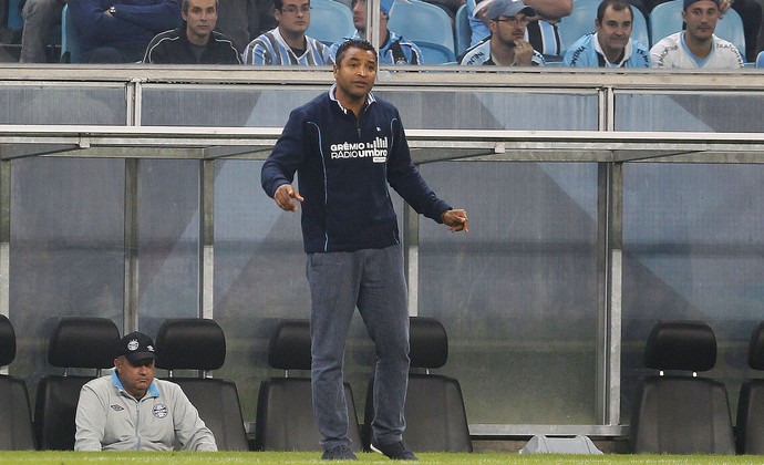 Roger cobra dívida da torcida e quer público de Gre-Nal em duelo pelo G-4