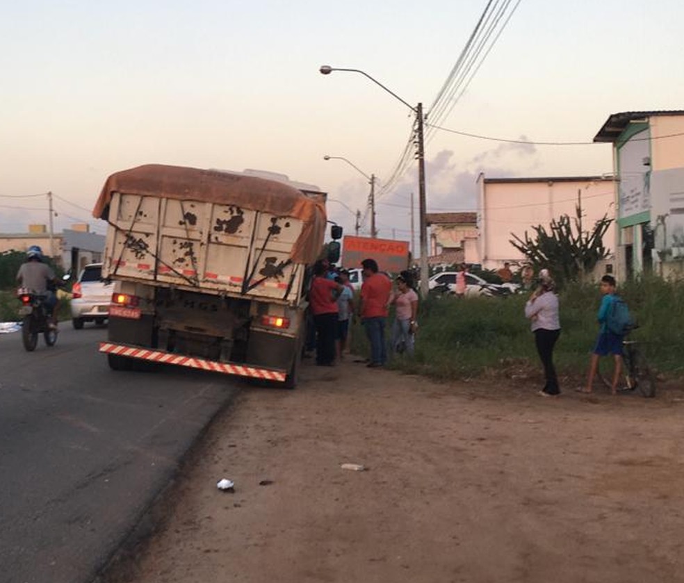 Motociclista morre em acidente com caminhão na RN-313