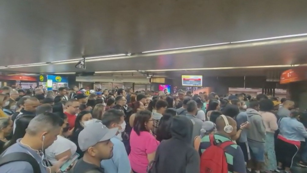 CPTM registra lotação nas estações por conta da greve no Metrô — Foto: Reprodução/TV Globo