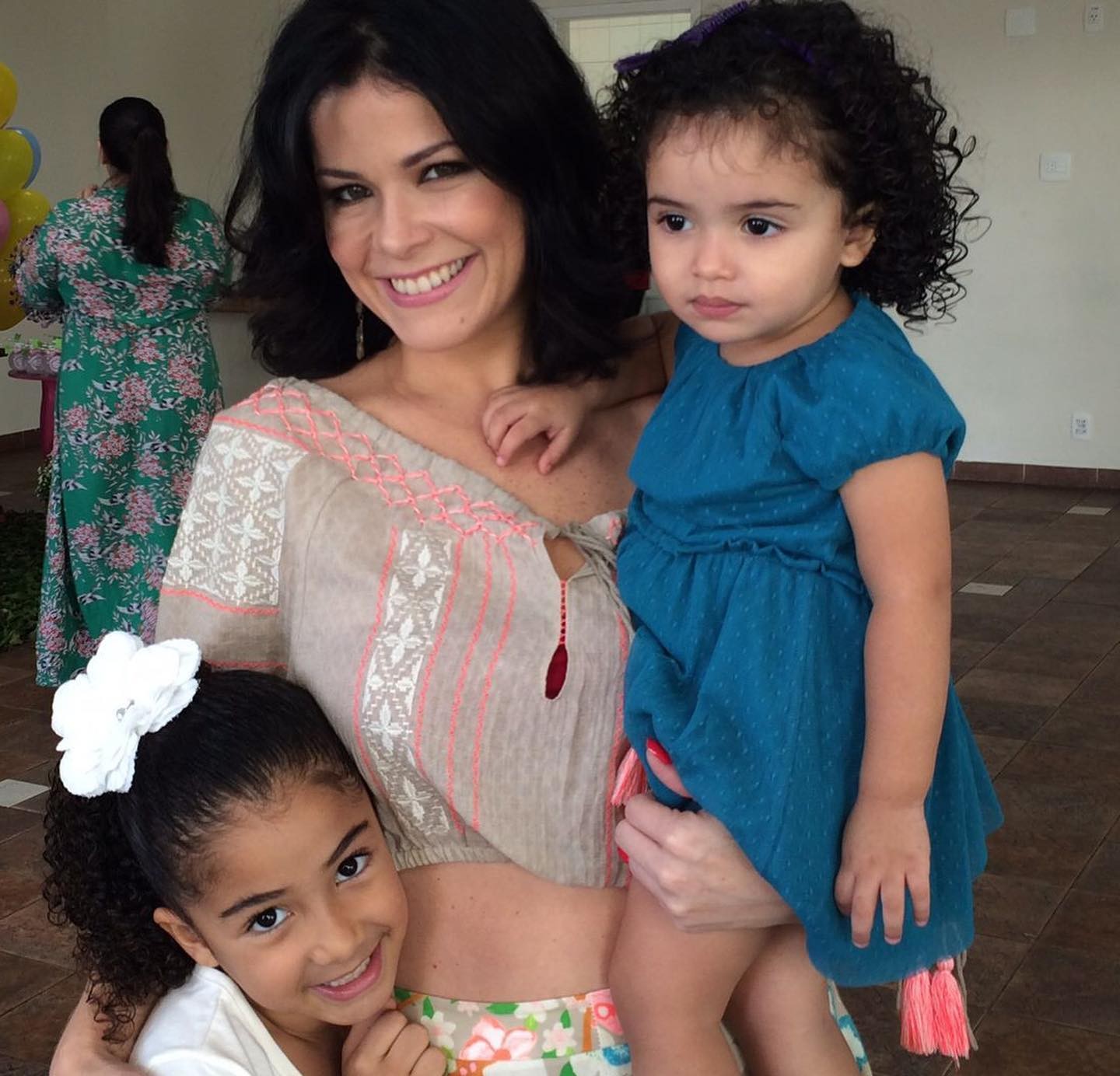 'Filho jamais segurou casamento', desabafa Samara Felippo em foto com as filhas (Foto: Reprodução / Instagram)