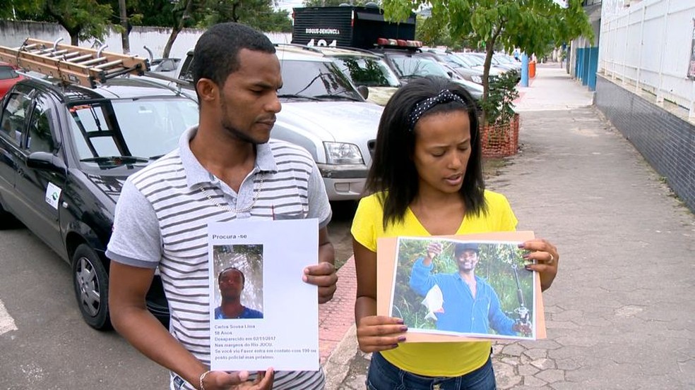 Filhos de Carlos vieram de Minas Gerais para ajudar nas buscas pelo pai (Foto: Reprodução/TV Gazeta)