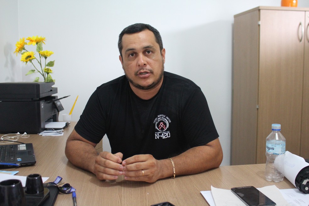 Diretor Edson Alves diz que professora passou mal após o episódio (Foto: Júnior Freitas/G1)