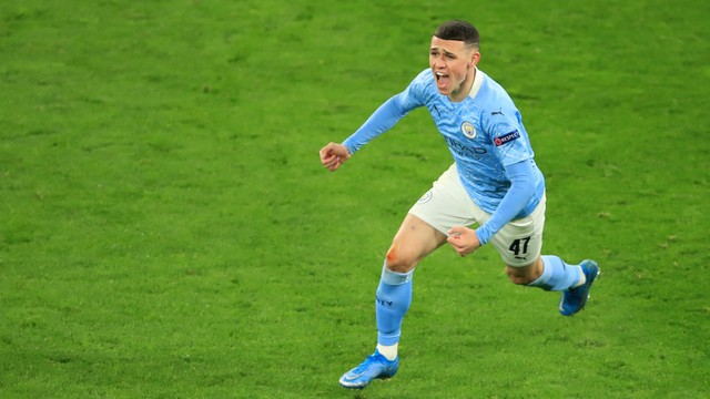 Foden comemora o gol marcado pelo Manchester City contra o Borussia Dortmund