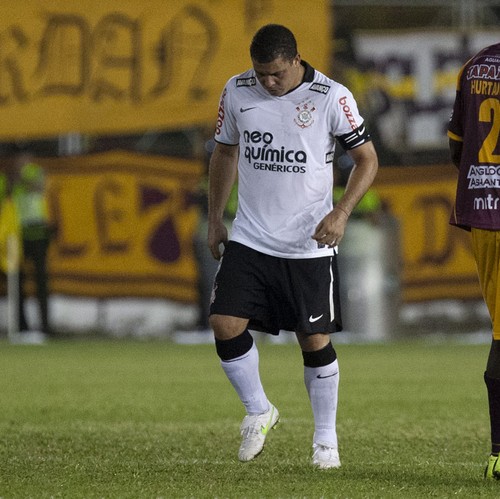 Ronaldo, em Corinthians x Tolima, primeira fase da Libertadores (2011)