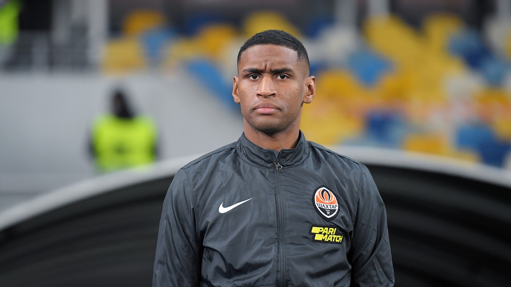 É o que eu mais queria, Tetê elogia uso da base no Grêmio