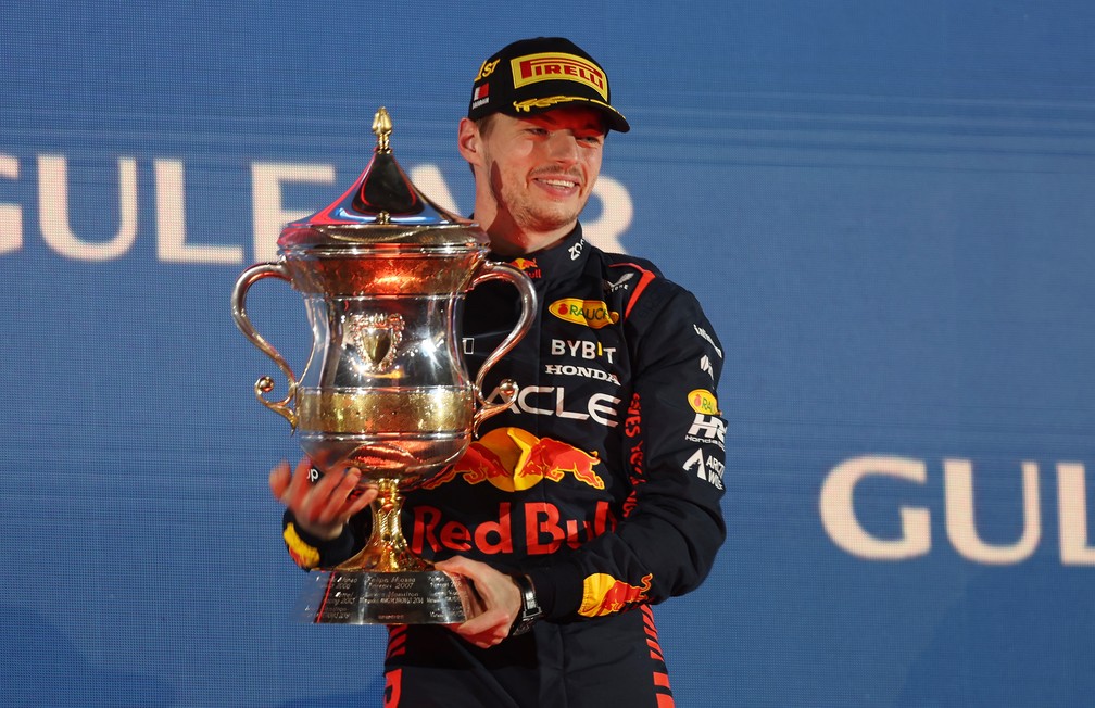 Max Verstappen comemora a vitória no GP do Bahrein, abertura da temporada 2023 da Fórmula 1 — Foto: Lars Baron/Getty Images