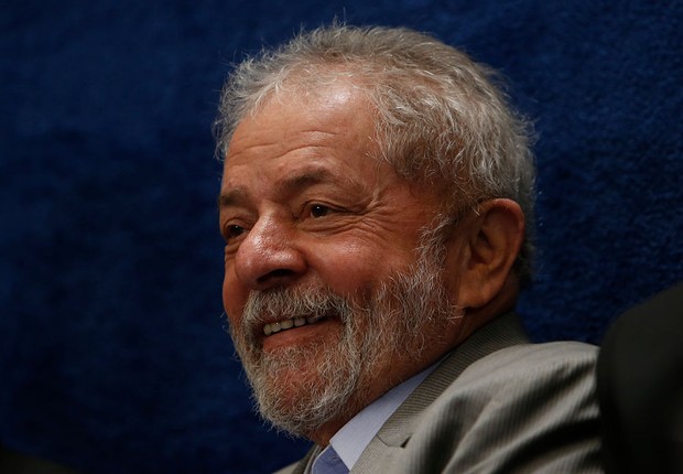 O ex-presidente Luiz Inácio Lula da Silva acompanha julgamento do impeachment de Dilma Rousseff (Foto: Igo Estrella/Getty Images)