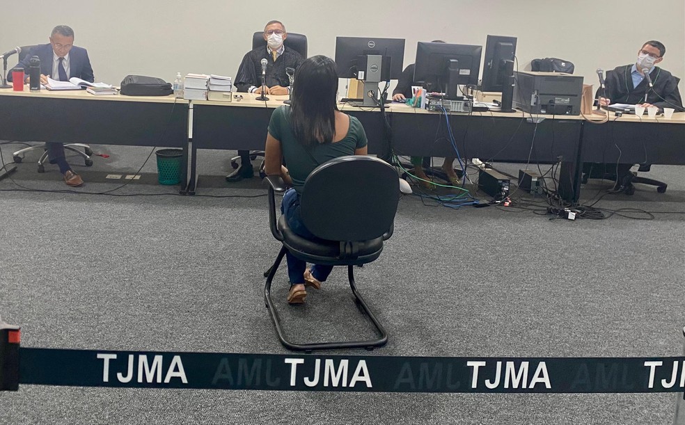 Irmã da vítima sendo ouvida na sessão do júri, em São Luís. — Foto: Divulgação/Josy Lord 