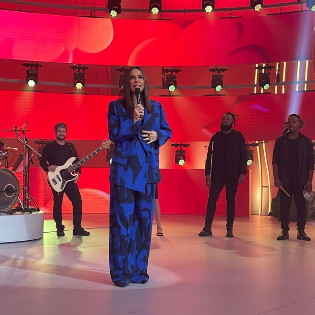 Ivete Sangalo grava programa de estreia (Foto: Quem)