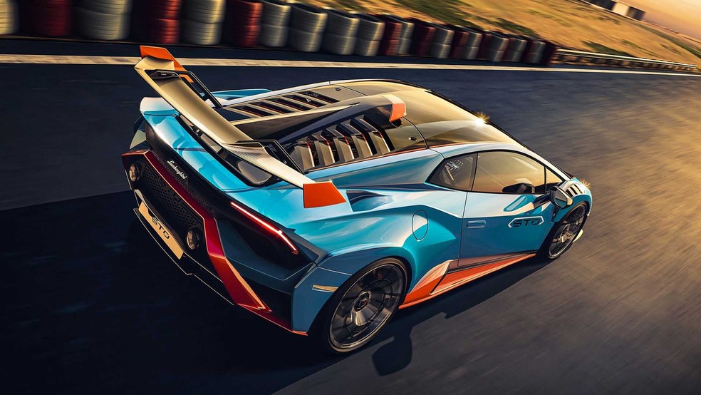 Lamborghini Huracán STO tem para-brisa fino e tapete de fibra de carbono  para pesar menos que um Cruze | Carro do ano | autoesporte