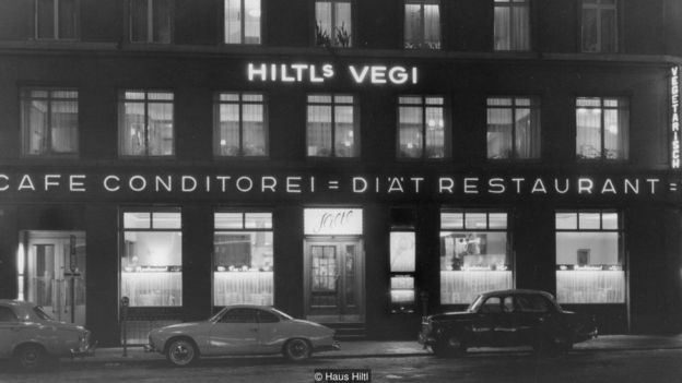 O Haus Hiltl passou por dificuldades financeiras nos primeiros anos, apesar do crescente interesse do povo suíço por uma vida mais saudável (Foto: HAUS HILTL, via BBC News Brasil)