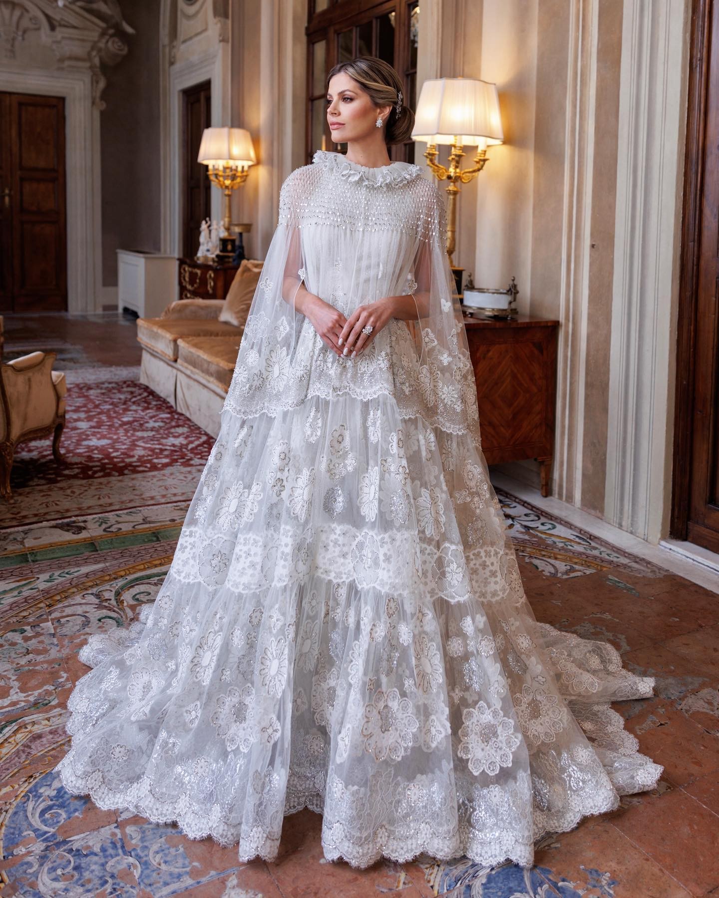 Lala Rudge se casa com vestido da marca de alta costuma Valentino (Foto: Reprodução / Instagram)