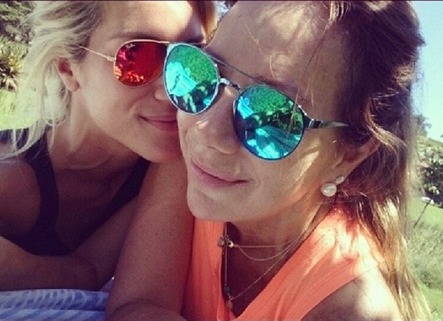 Giovanna aproveitou a companhia da mãe, Deborah, no domingo (6): 'Maminha, my love' (Foto: Instagram)