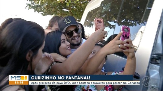 Cantor Luan Santana tira semana de férias em pescaria no Pantanal de MS