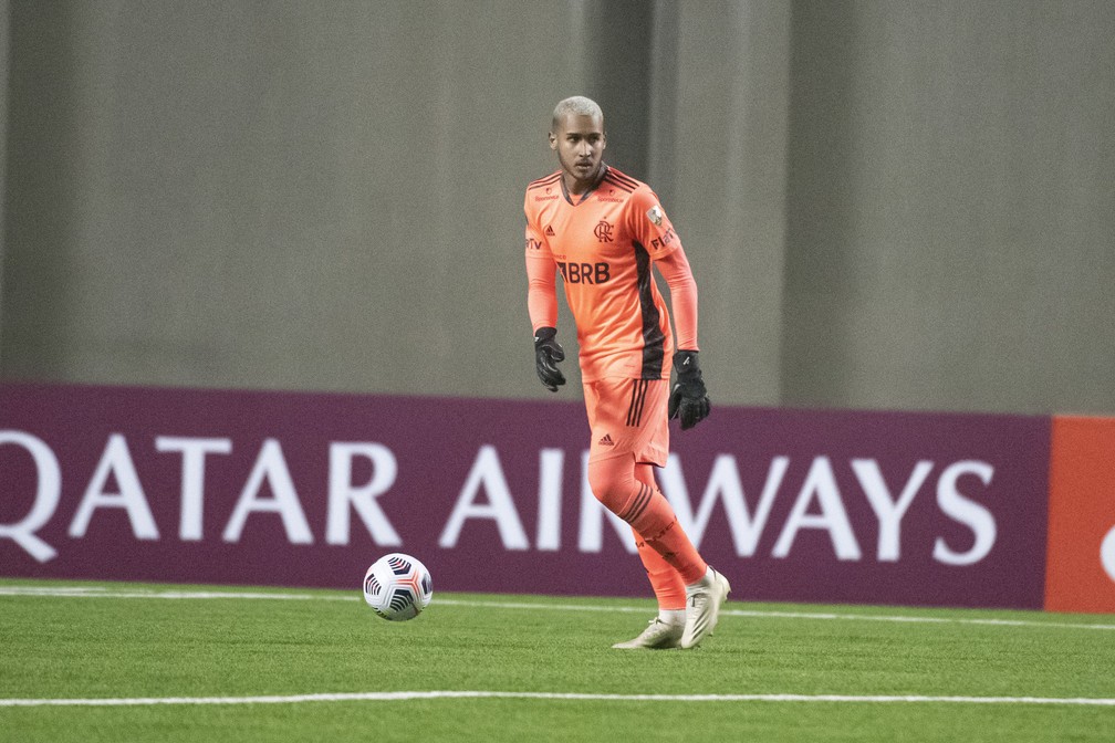 Gabriel Batista em ação contra o Unión La Calera — Foto: Alexandre Vidal / Flamengo