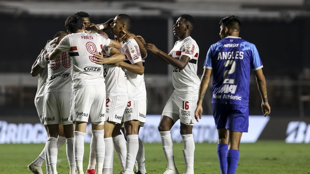 Gol do São Paulo contra o Binacional