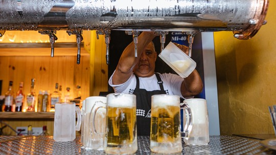 Venda de cerveja em bares não poderá mais ter só rótulos Ambev ou Heineken em parte de São Paulo, Rio e outras grandes cidades