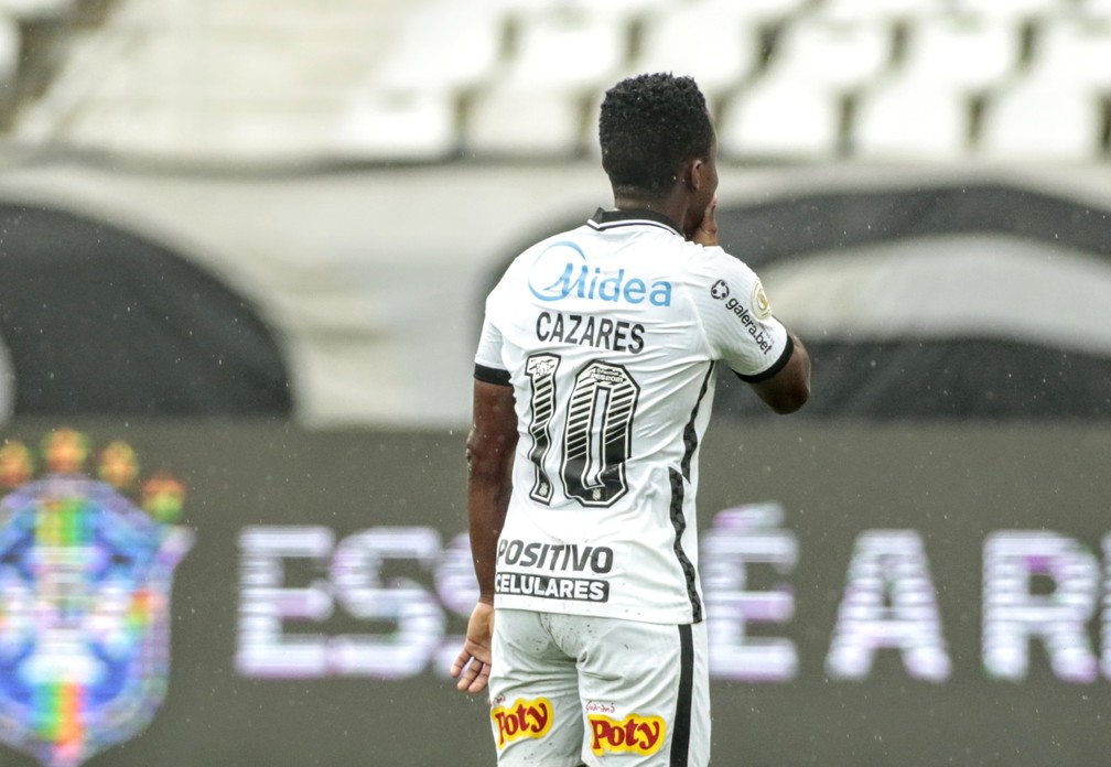Afastado no Atlético-MG, Cazares vive crescimento no Corinthians: 
