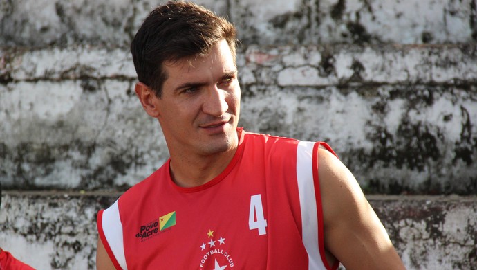 André Alves, zagueiro do Rio Branco-AC (Foto: João Paulo Maia)