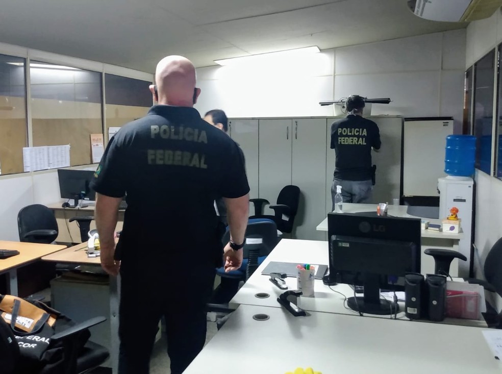 Policia Federal faz buscas na sede da Secretaria Estadual de Educação do Piauí, em Teresina — Foto: Polícia Federal
