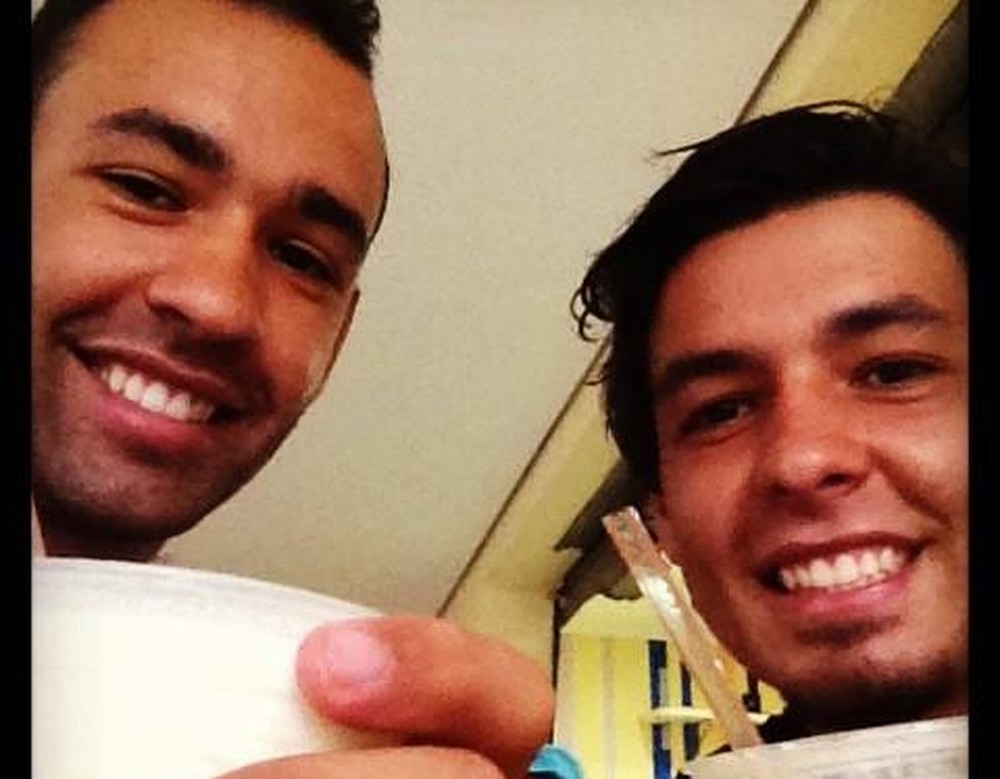 Irmão vê Ricardo Goulart confiante em acerto para voltar ao Brasil