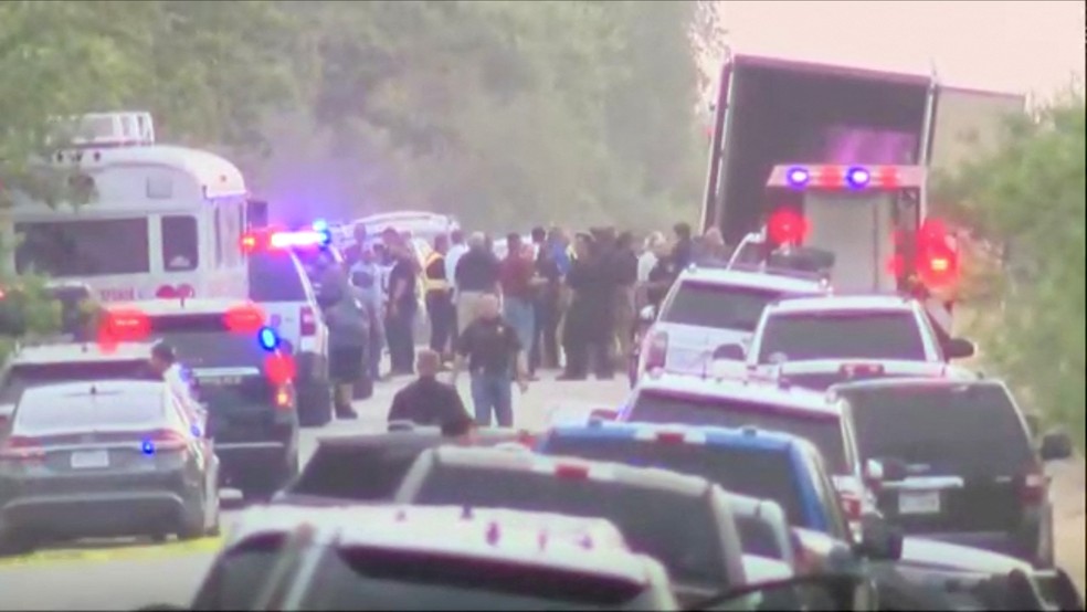Mais de 40 são encontrados mortos dentro de caminhão nos EUA nesta segunda-feira (27). — Foto: ABC via Reuters