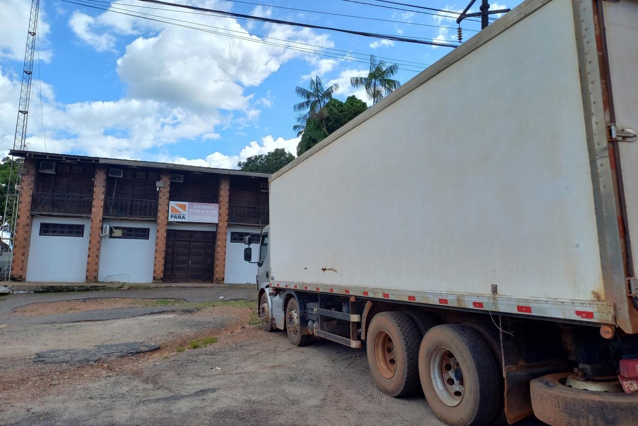 Fiscais apreendem caminhão transportando irregularmente 18 toneladas de queijo muçarela no PA