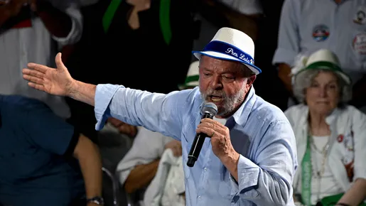 Em disputa por voto 'útil', Lula e Ciro trocam farpas no Rio