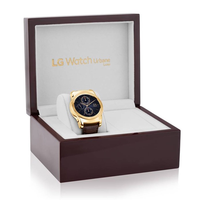 Caixa do smartwatch ganhou acabamento luxuoso também (Foto: Divulgação/LG)
