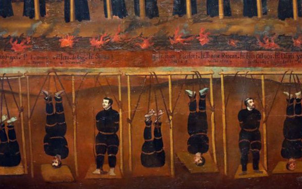 Cristãos eram pendurados de cabeça para baixo sobre covas com excrementos — Foto: Getty Images/BBC