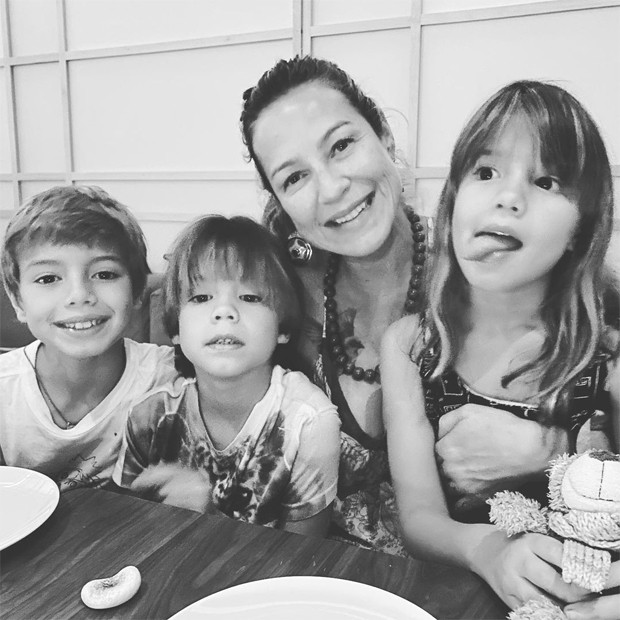 Luana Piovani e os filhos, Bem, Liz e Dom (Foto: Reprodução / Instagram)