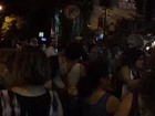 Manifestação em apoio a Chico Buarque lota bar no Leblon, Rio