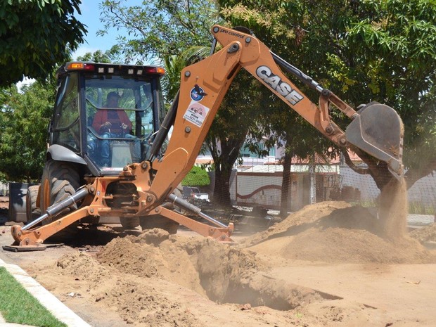 Implantação da rede coletora em toda a cidade já avançou cerca de 70% do total previsto (Foto: Divulgação/Assecom/Governo do RN)