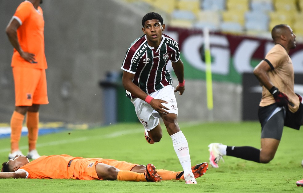 John Kennedy tem a melhor m�dia de gols do elenco profissional � Foto: Andr� Dur�o
