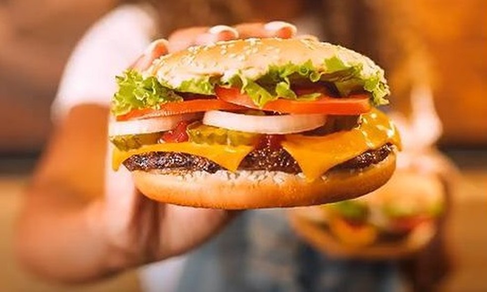 Black Friday do Burger King terá Whopper grátis para inscritos no Clube BK que comprarem um combo com valor acima de R$ 21,80. — Foto: Divugação