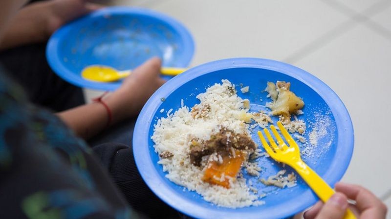 Estima-se que mais de 9 milhões de crianças vivam em extrema pobreza no país, portanto com provável dificuldade de se alimentar bem; dado, de 2019, deve ter piorado na pandemia (Foto: Diego Moreira/A2IMG - Governo de SP via BBC)
