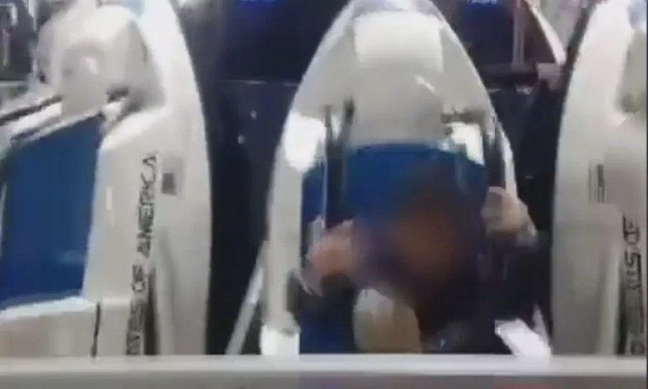 Três pessoas sofrem fratura após brinquedo que simula elevador despencar